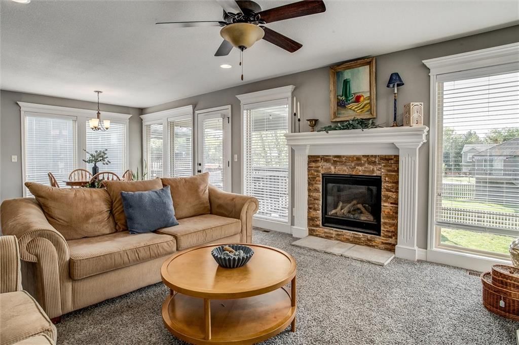 213 NE Hannah Court — photo 11