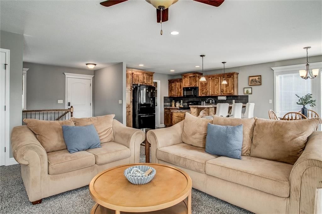 213 NE Hannah Court — photo 13