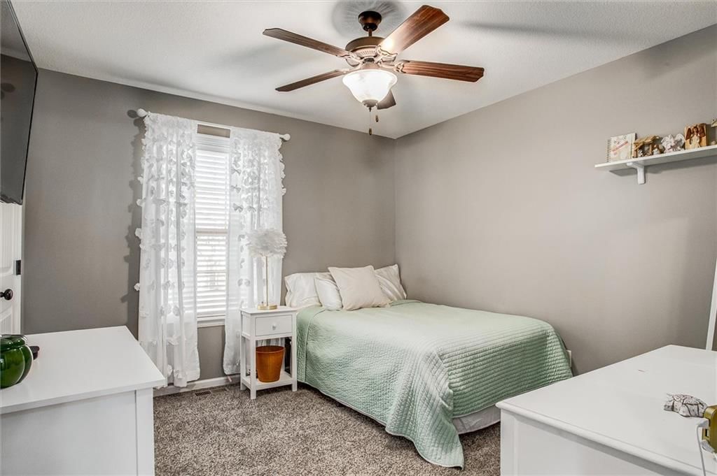 213 NE Hannah Court — photo 18