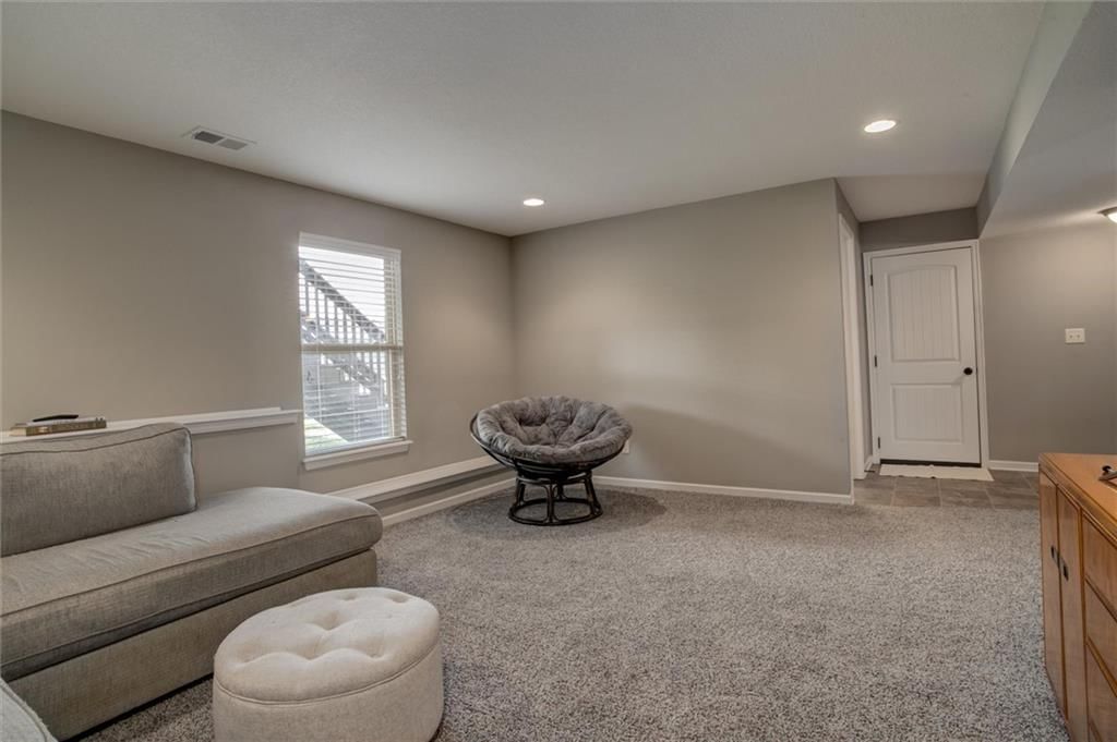 213 NE Hannah Court — photo 25