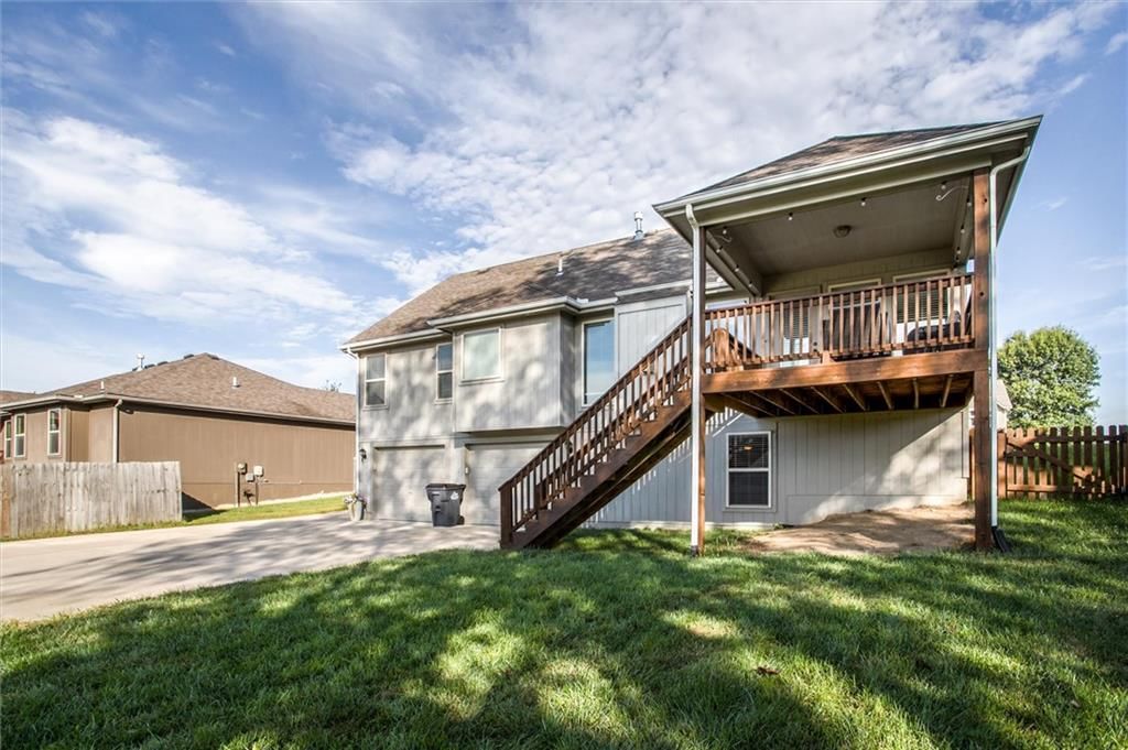 213 NE Hannah Court — photo 33