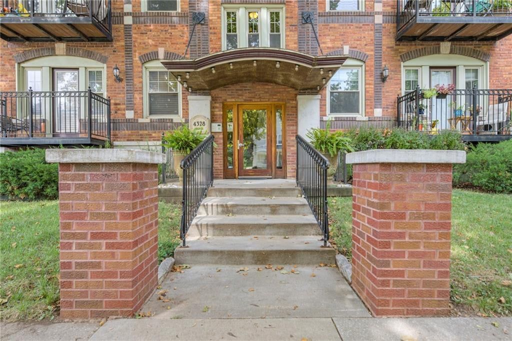 4328 Walnut Street — photo 49