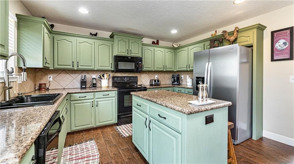 1508 NW Pond Avenue — photo 8