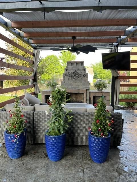 Photo 2 of 45 - 2504 SW Samuel Lane, Lee's Summit, MO 64081