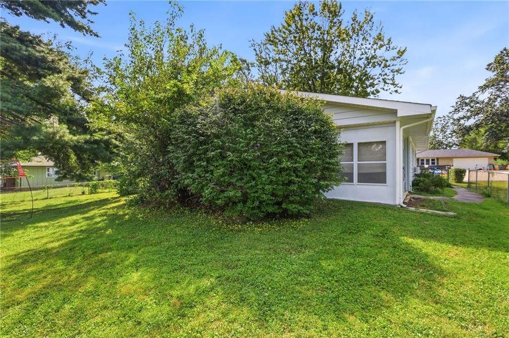 8910 W 48th Street — photo 27