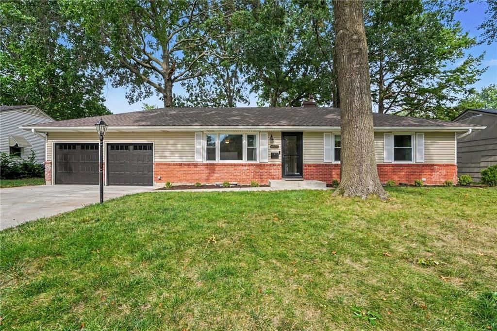 4937 NE Gladstone Avenue — photo 2