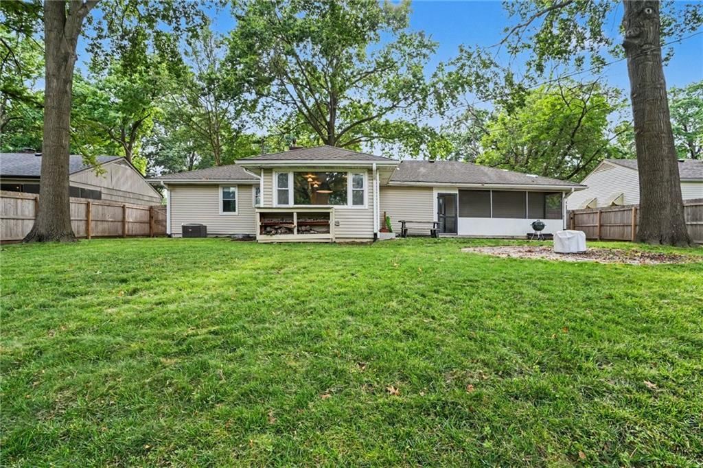 4937 NE Gladstone Avenue — photo 20