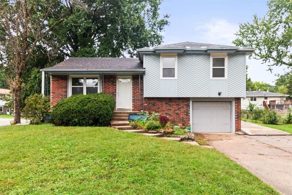 5200 NE 56th Place, Kansas City, MO