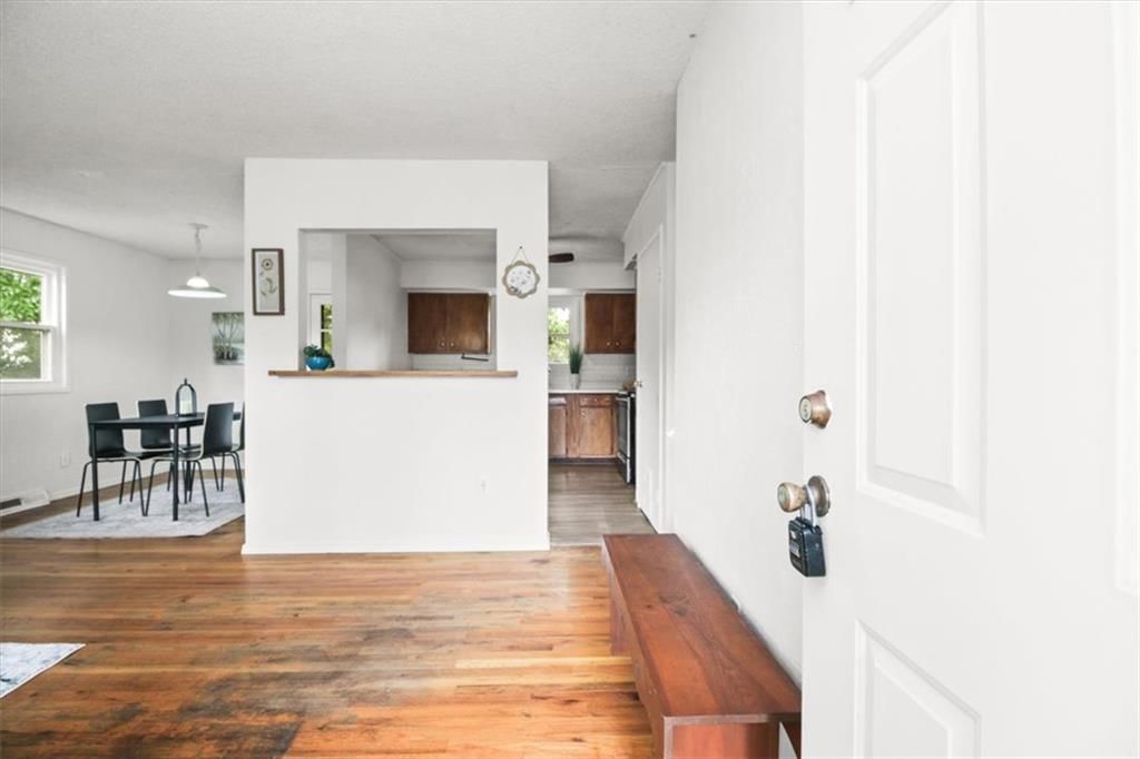 Photo 4 of 21 - 5200 NE 56th Place, Kansas City, MO 64119