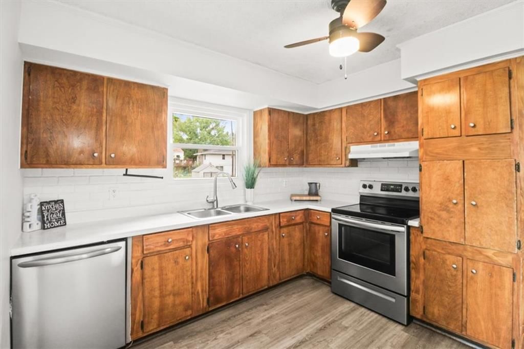 Photo 9 of 21 - 5200 NE 56th Place, Kansas City, MO 64119