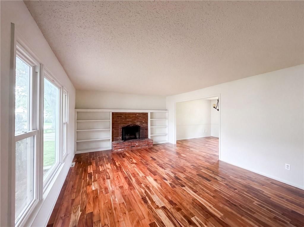14224 S Raintree Drive, Olathe, KS: listing photo 3