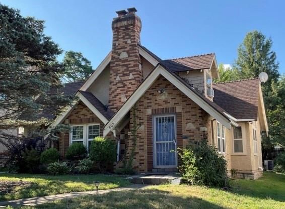 405 E Gregory Boulevard, Kansas City, MO