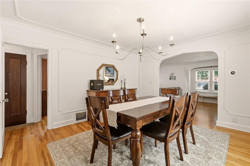 Photo 18 of 49 - 405 E Gregory Boulevard, Kansas City, MO 64131