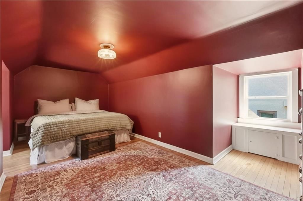 Photo 20 of 49 - 405 E Gregory Boulevard, Kansas City, MO 64131