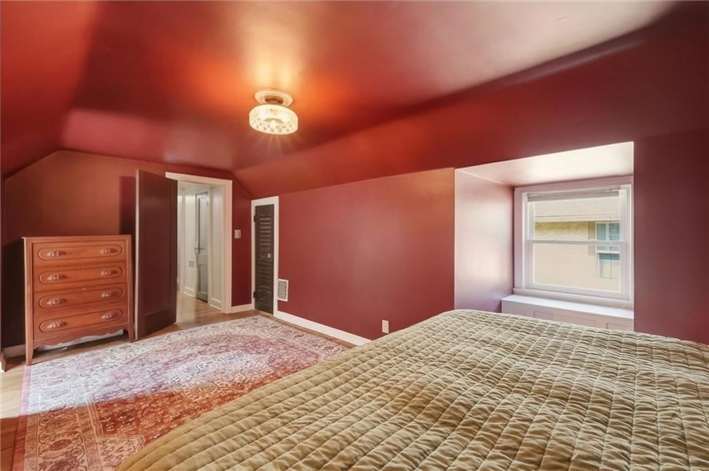 Photo 22 of 49 - 405 E Gregory Boulevard, Kansas City, MO 64131