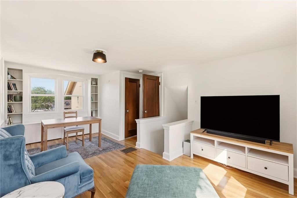 Photo 28 of 49 - 405 E Gregory Boulevard, Kansas City, MO 64131