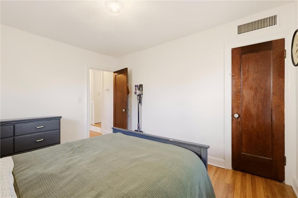 Photo 30 of 49 - 405 E Gregory Boulevard, Kansas City, MO 64131