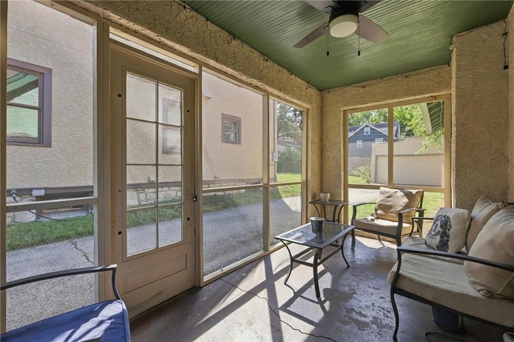 Photo 36 of 49 - 405 E Gregory Boulevard, Kansas City, MO 64131