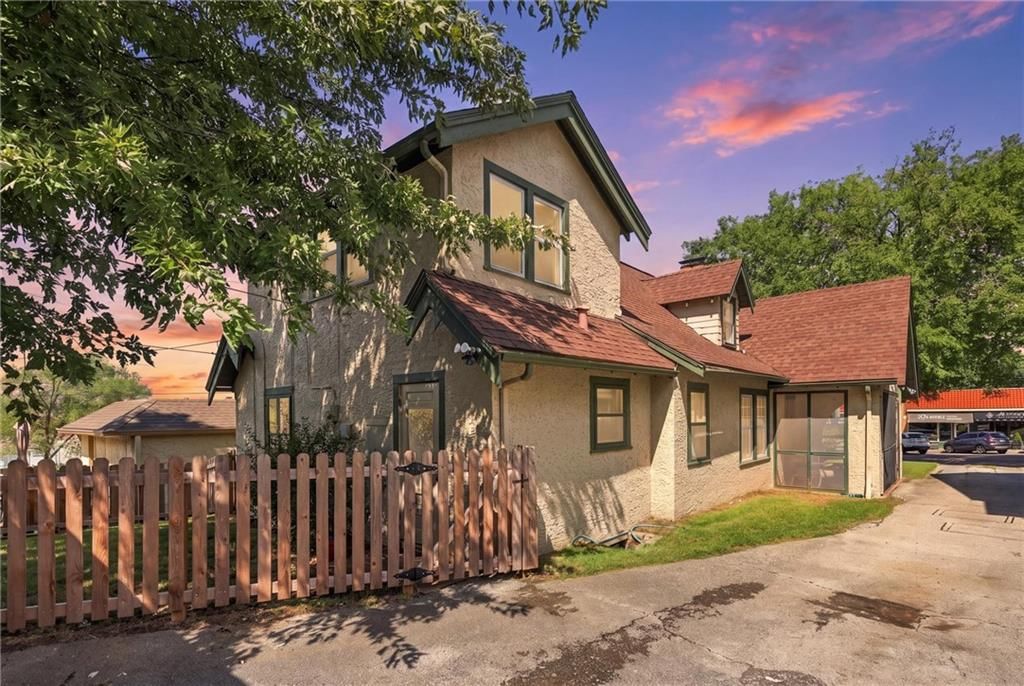 Big backyard, fenced yard and mature trees at 405 E Gregory Boulevard, Kansas City, MO 64131