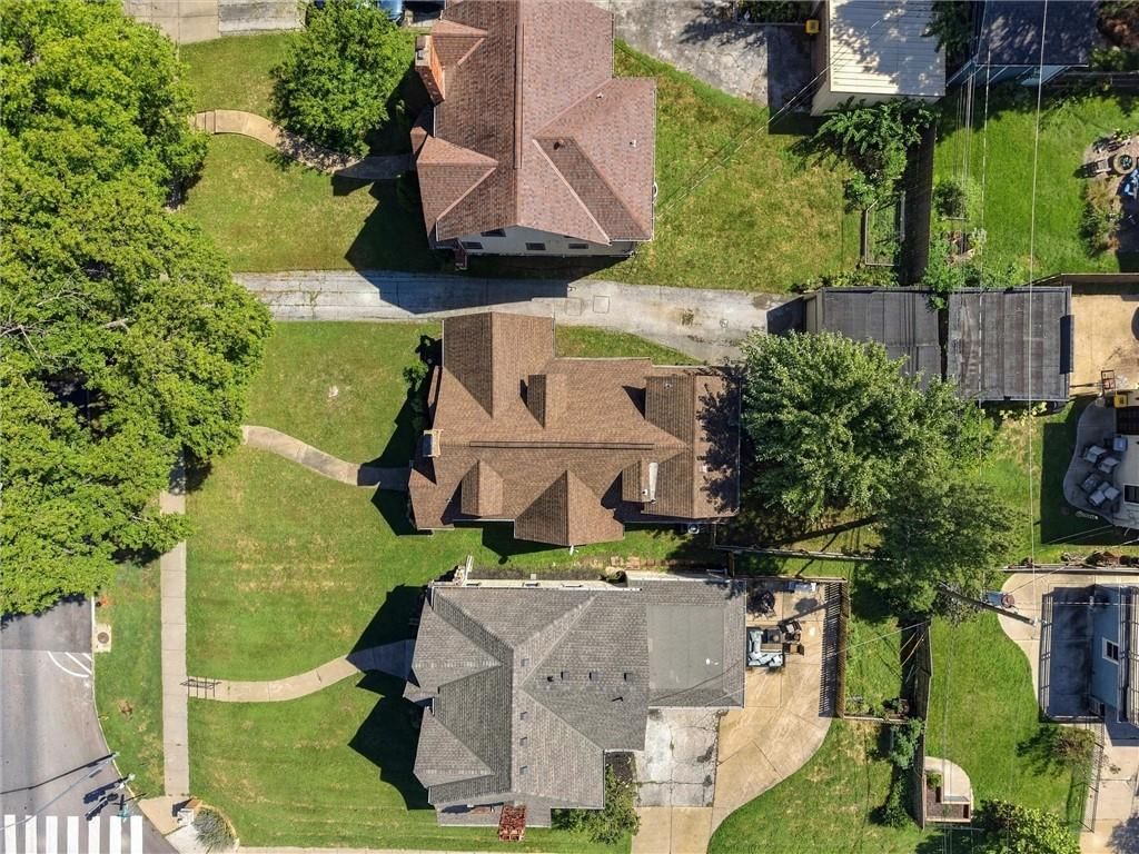 Photo 45 of 49 - 405 E Gregory Boulevard, Kansas City, MO 64131