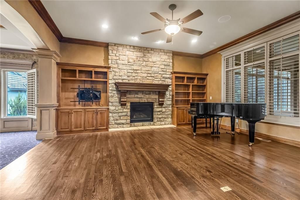 Photo 6 of 42 - 5303 W 124th Court, Overland Park, KS 66209