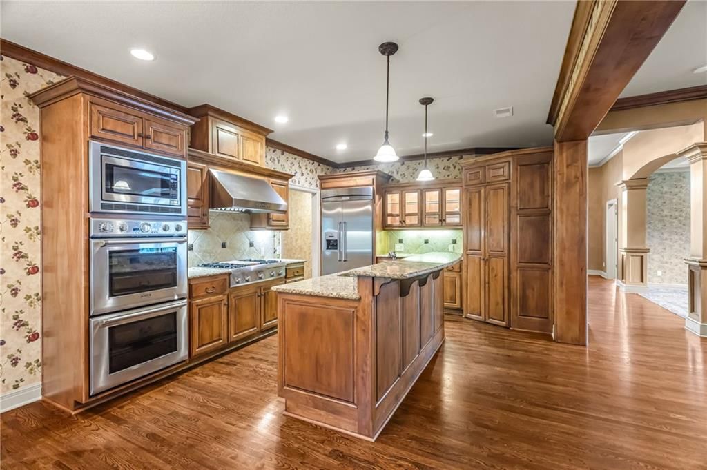 Photo 8 of 42 - 5303 W 124th Court, Overland Park, KS 66209