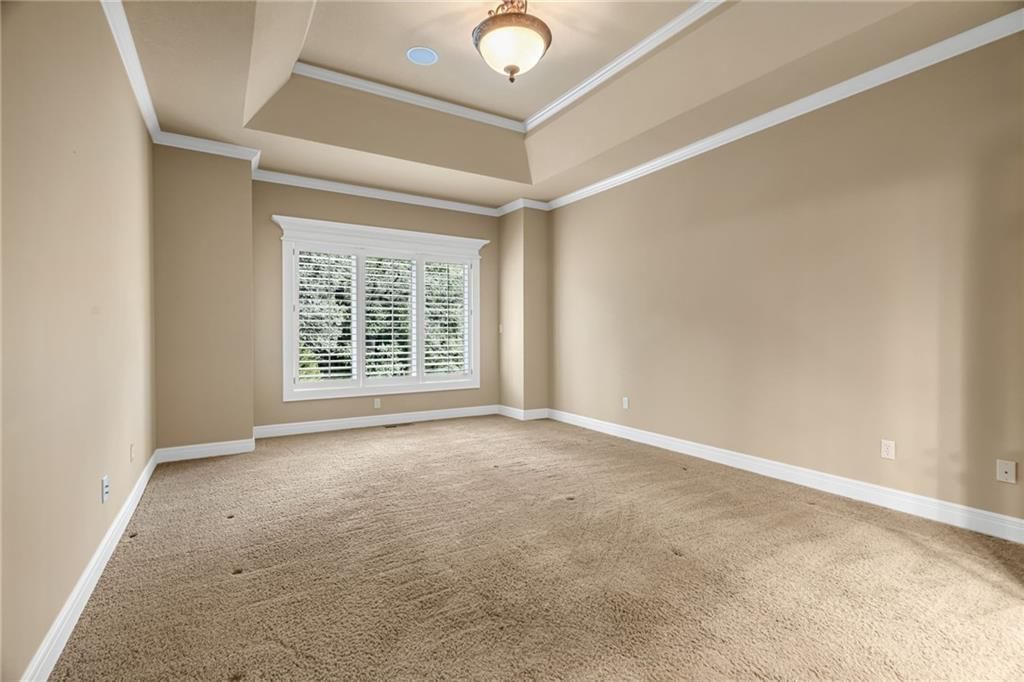 Photo 14 of 42 - 5303 W 124th Court, Overland Park, KS 66209
