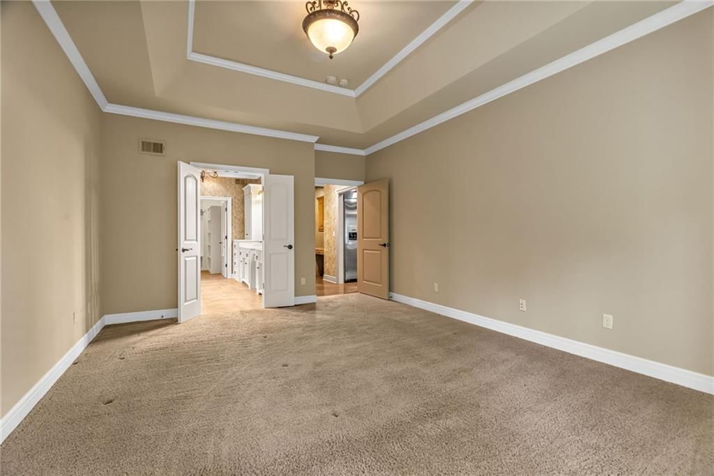 Photo 15 of 42 - 5303 W 124th Court, Overland Park, KS 66209