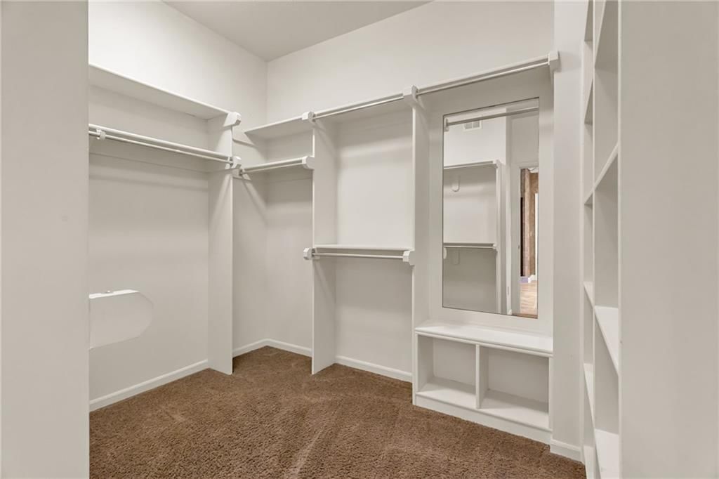 Photo 21 of 42 - 5303 W 124th Court, Overland Park, KS 66209