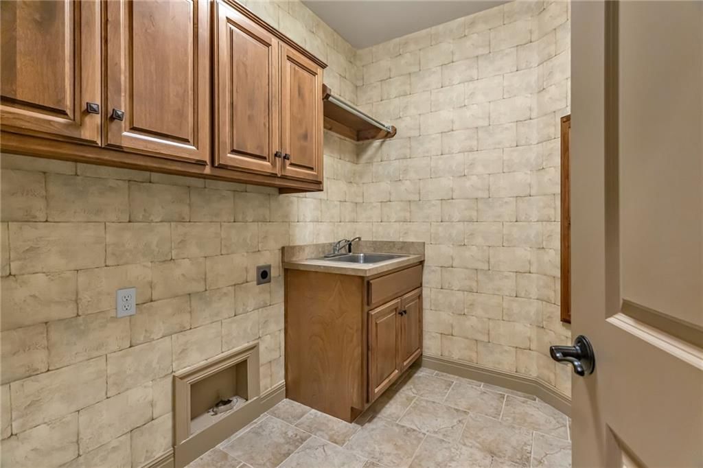 Photo 22 of 42 - 5303 W 124th Court, Overland Park, KS 66209