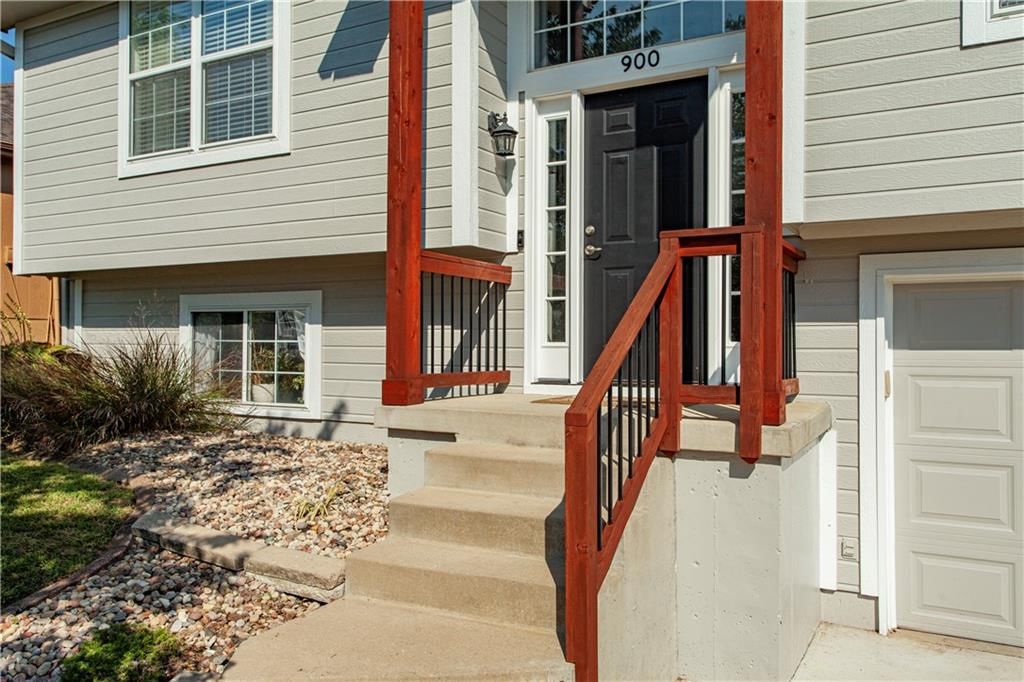 900 NW Poplar Court — photo 3