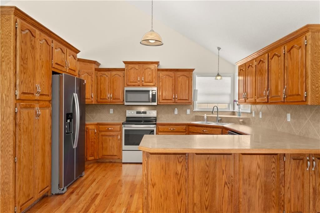 900 NW Poplar Court — photo 7