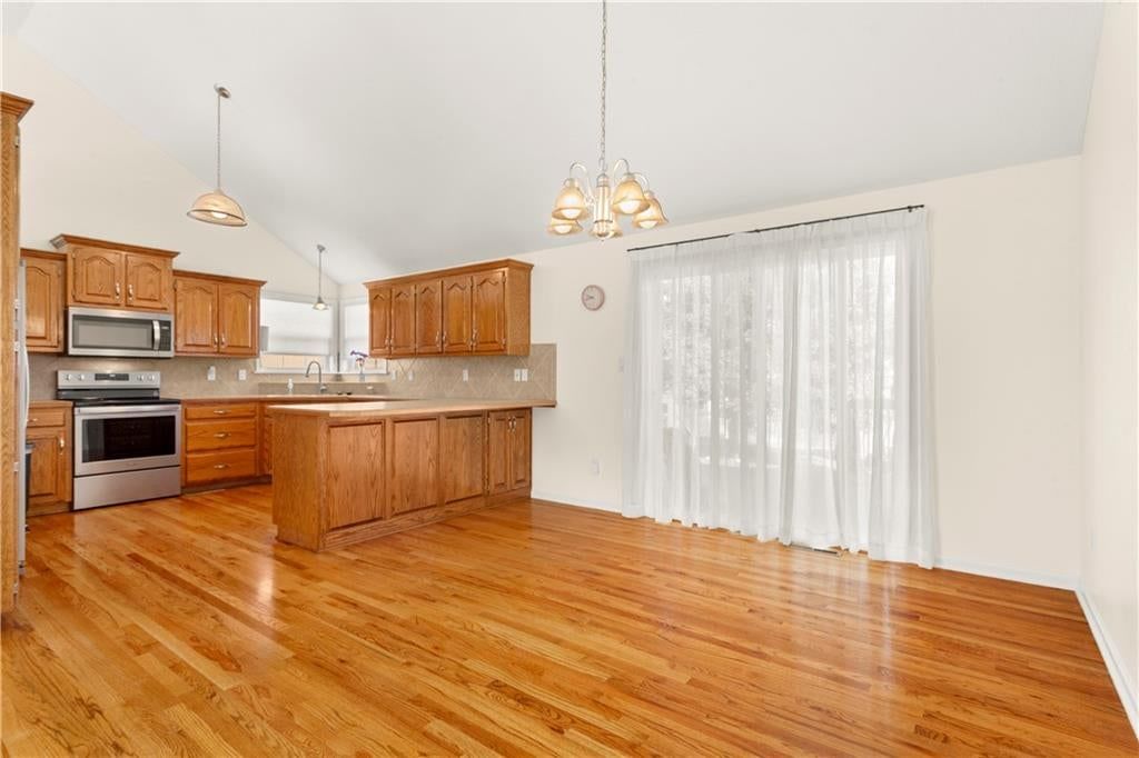 900 NW Poplar Court — photo 8