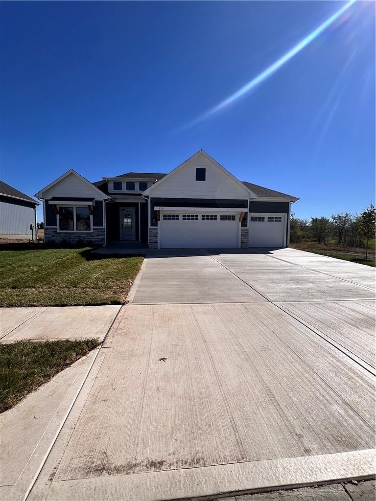 Photo 4 of 64 - 16367 Baxter Street, Gardner, KS 66030