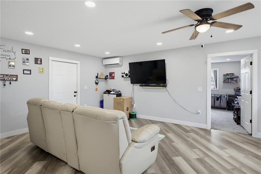 1001 Custer Street — photo 9