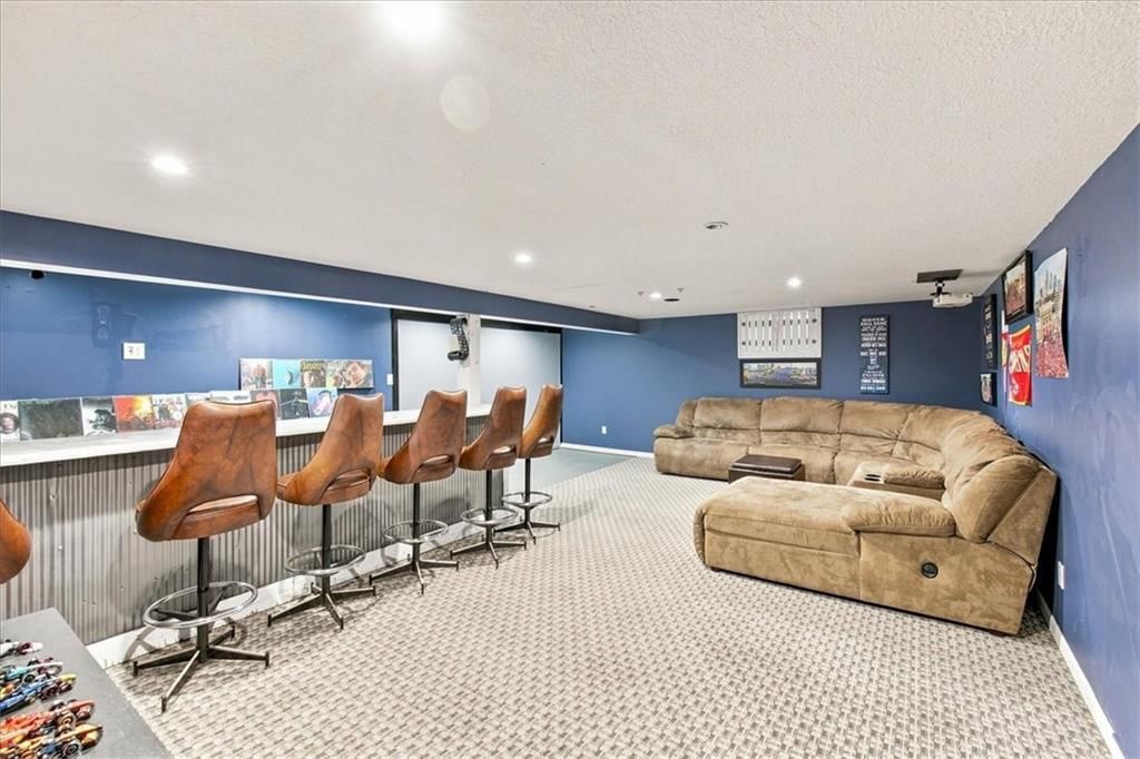 702 2nd Avenue — photo 22