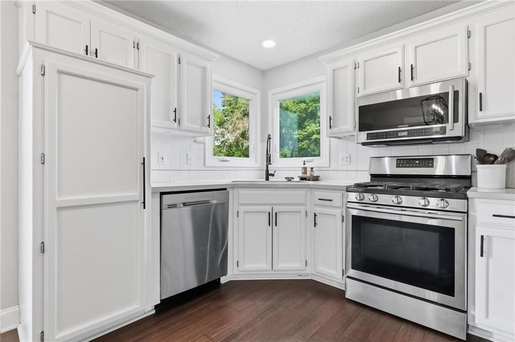 105 SE HARVARD Drive — photo 6