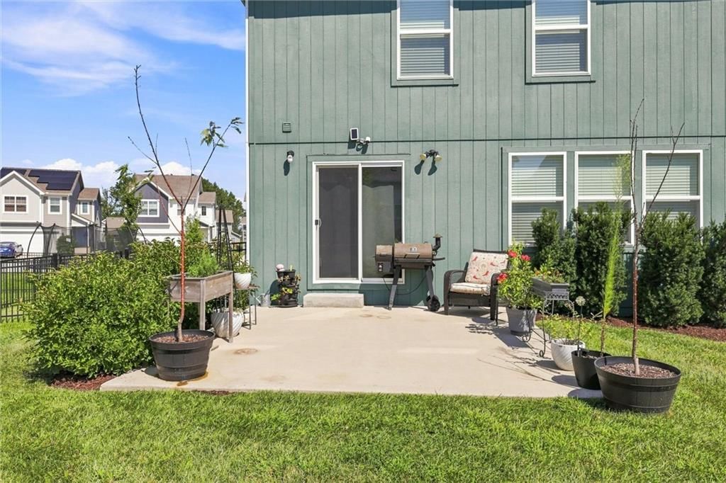 8811 SW 9th Street — photo 37
