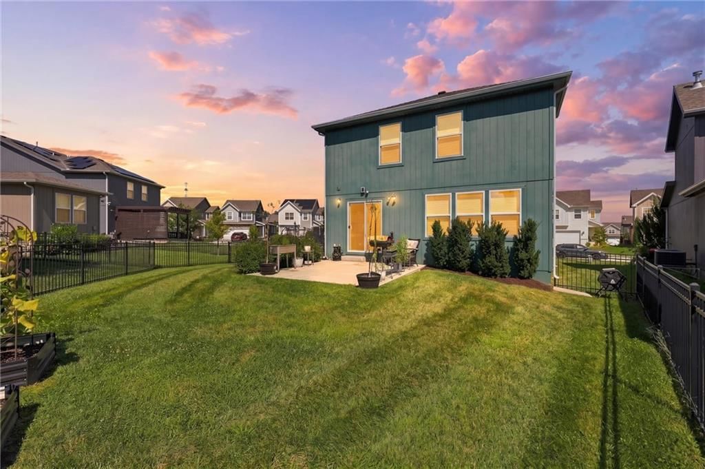 8811 SW 9th Street — photo 41