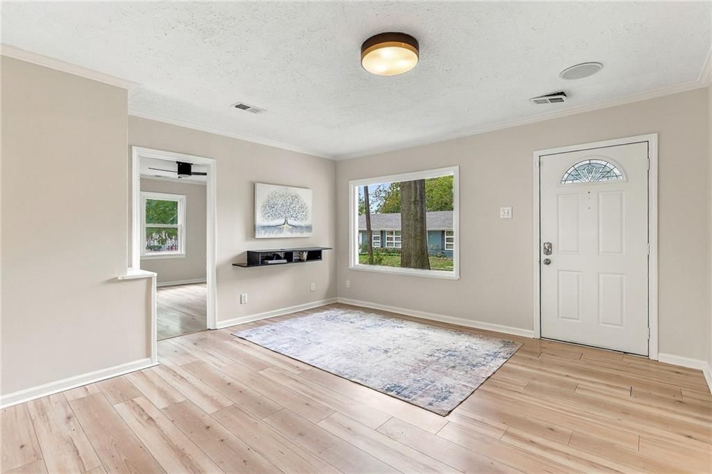 Photo 6 of 37 - 6104 W 53rd Terrace, Mission, KS 66204