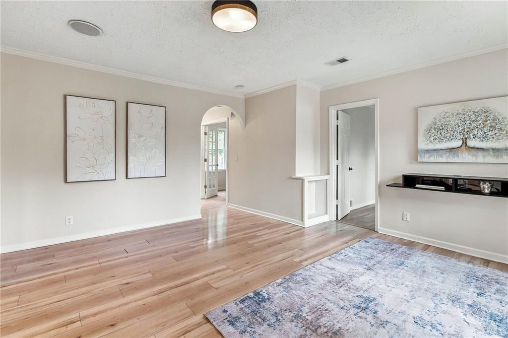 Photo 8 of 37 - 6104 W 53rd Terrace, Mission, KS 66204
