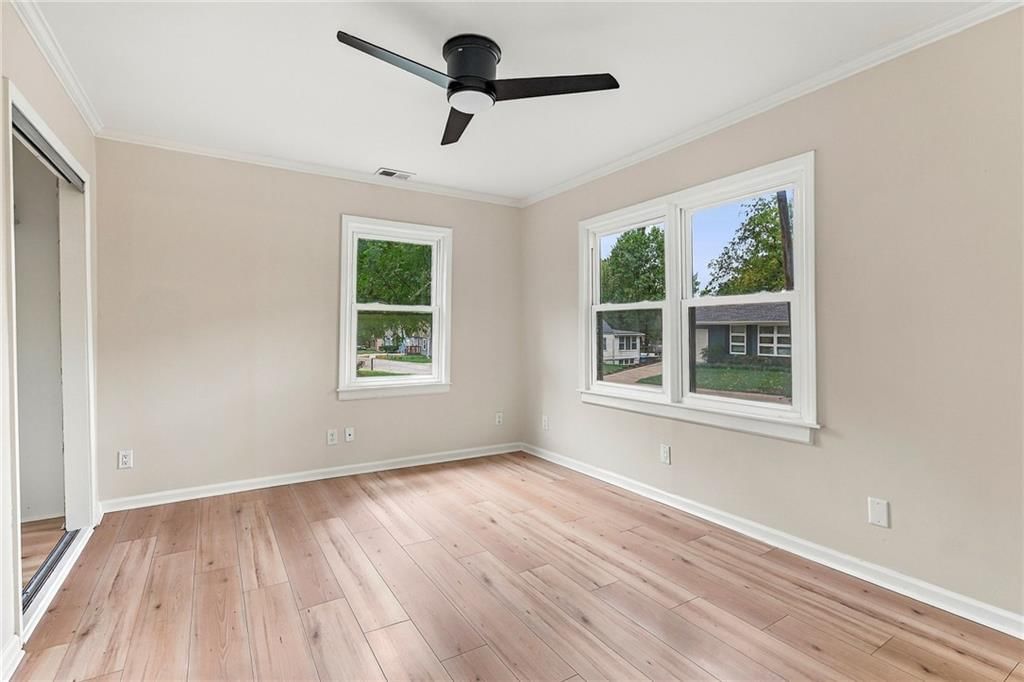 Photo 22 of 37 - 6104 W 53rd Terrace, Mission, KS 66204