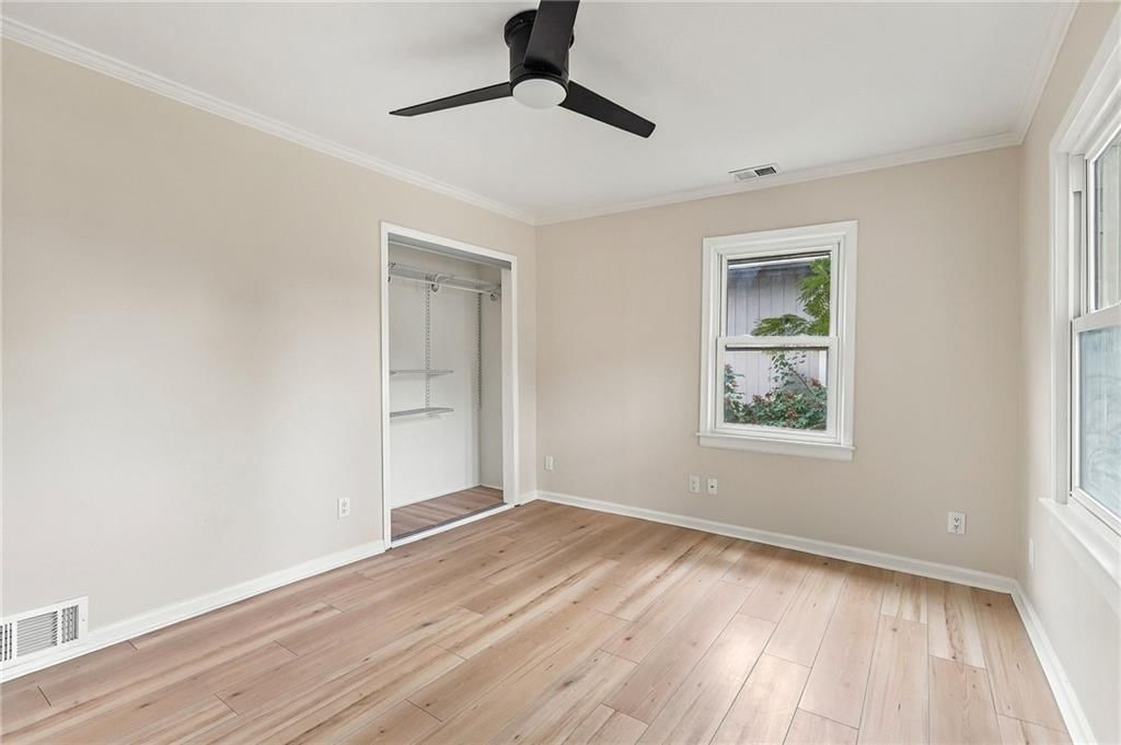 Photo 23 of 37 - 6104 W 53rd Terrace, Mission, KS 66204