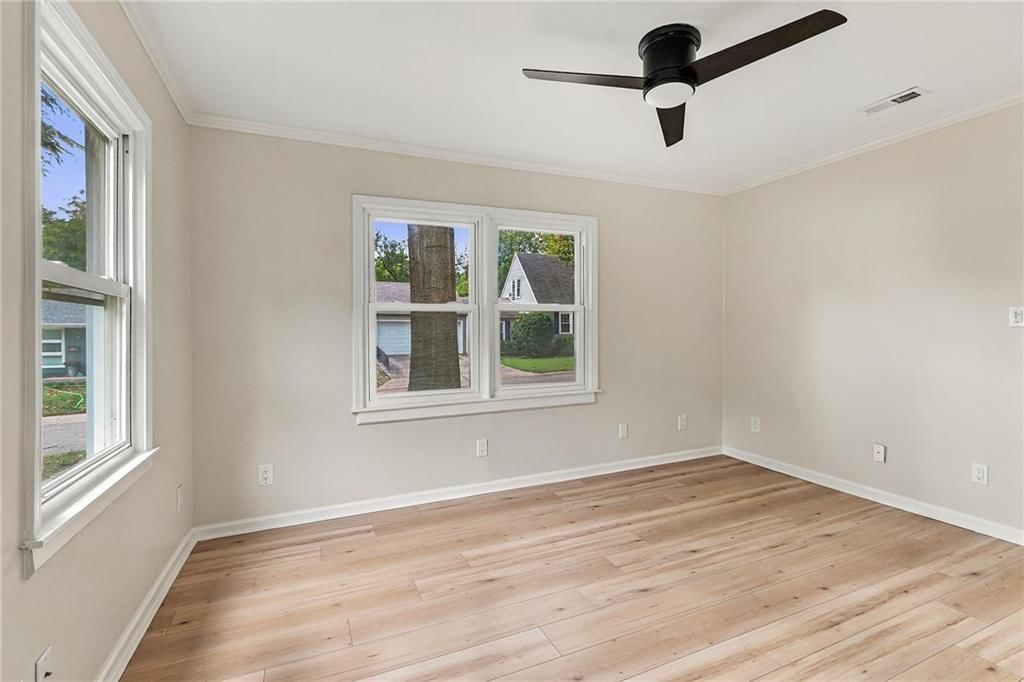 Photo 24 of 37 - 6104 W 53rd Terrace, Mission, KS 66204