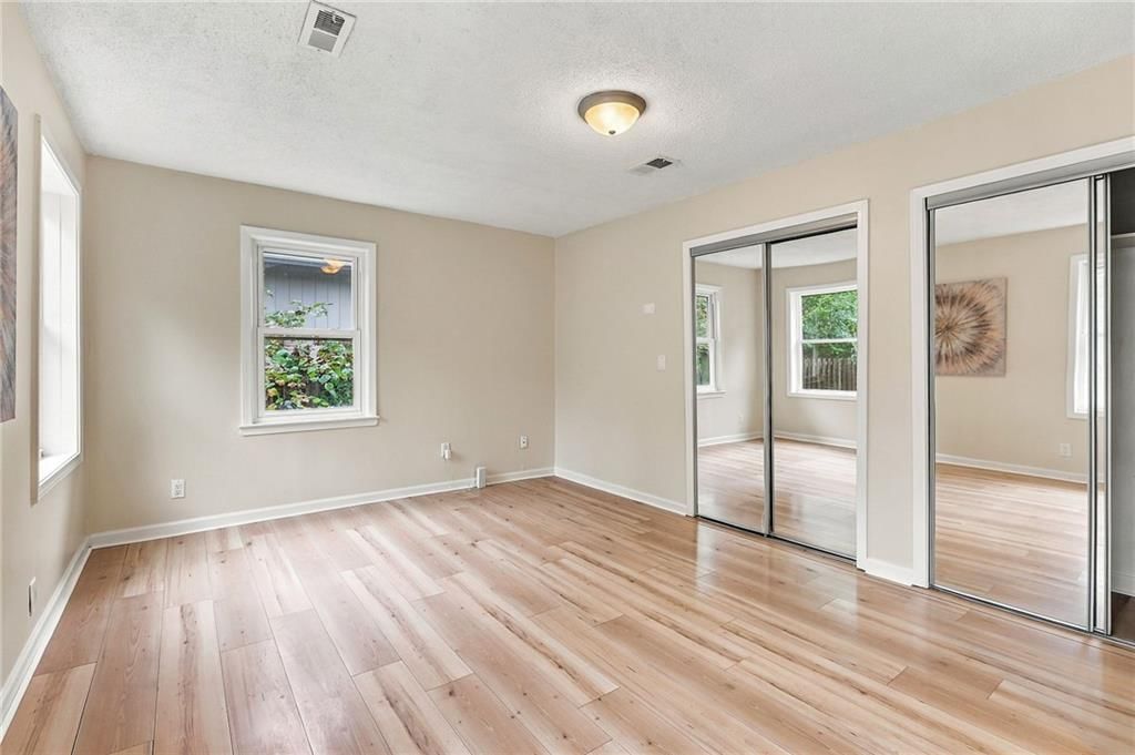 Photo 29 of 37 - 6104 W 53rd Terrace, Mission, KS 66204