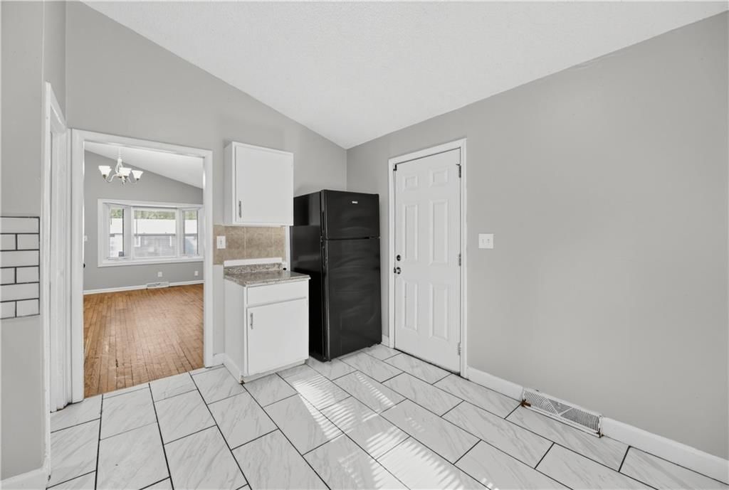 11209 Marsh Avenue — photo 10