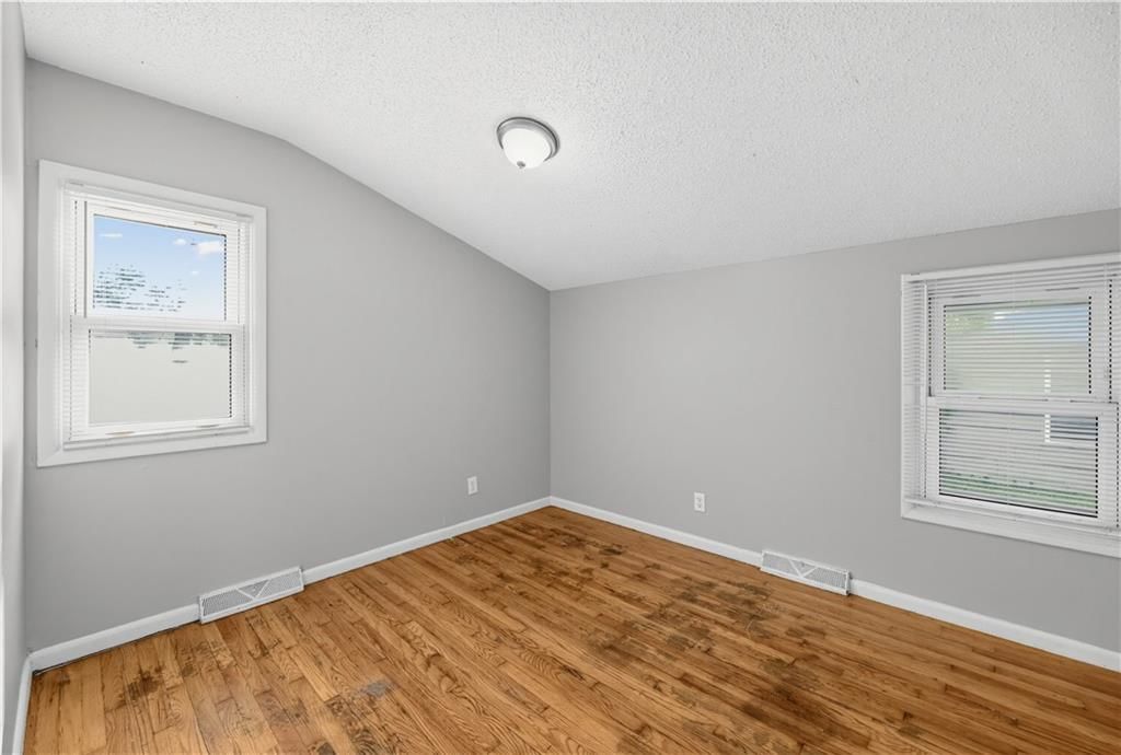 11209 Marsh Avenue — photo 15