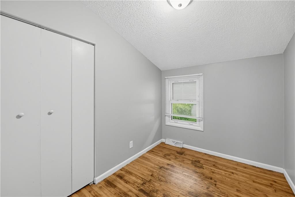 11209 Marsh Avenue — photo 17