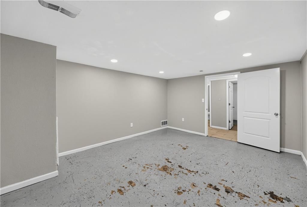 11209 Marsh Avenue — photo 24