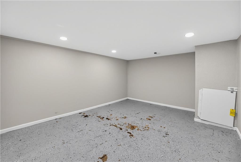 11209 Marsh Avenue — photo 25